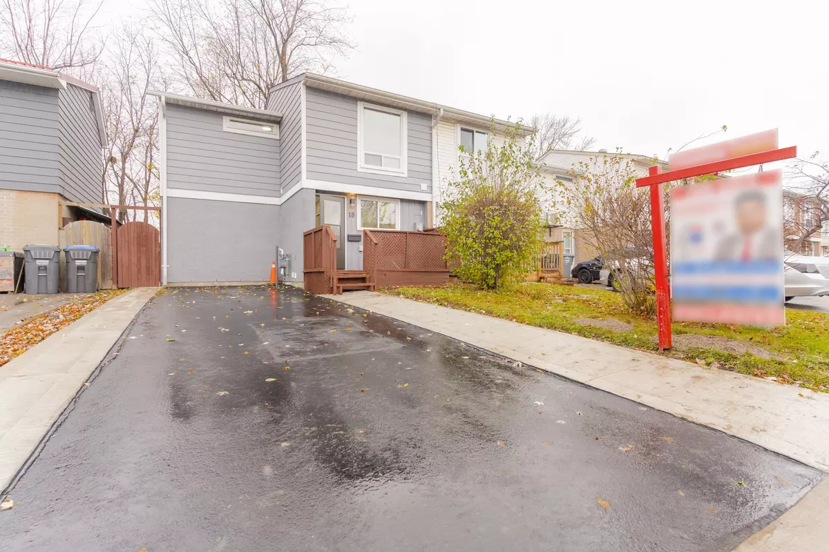 Brampton, ON L6S 2C3,18 Hindquarter CT