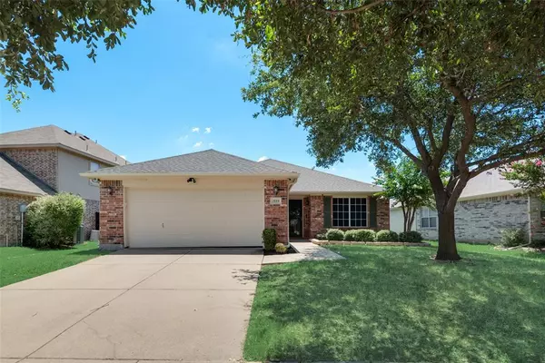 2018 Club Oak Drive, Heartland, TX 75126