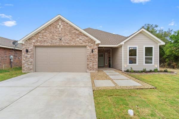 14065 Lost Spurs Road, Fort Worth, TX 76262