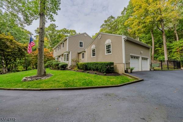 West Milford Twp., NJ 07438,26 Land Of Oaks Dr