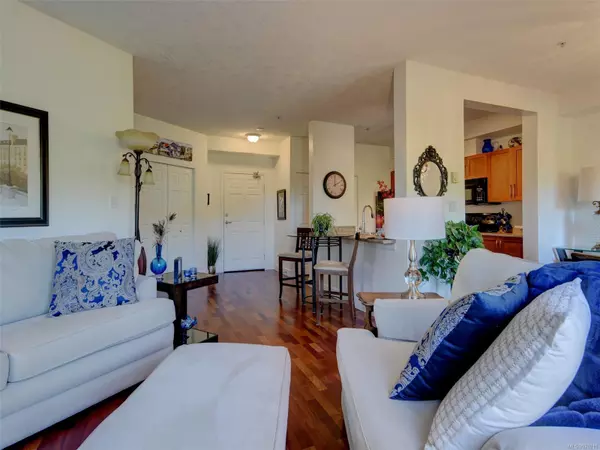 Esquimalt, BC V9A 4P7,1156 Colville Rd #202