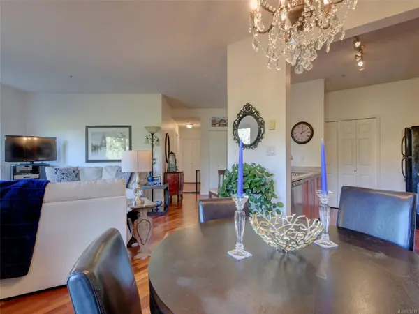 Esquimalt, BC V9A 4P7,1156 Colville Rd #202