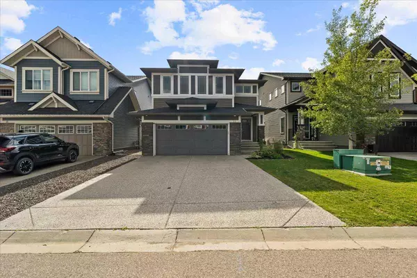 11 Storm Mountain PL, Okotoks, AB T1S 0L6