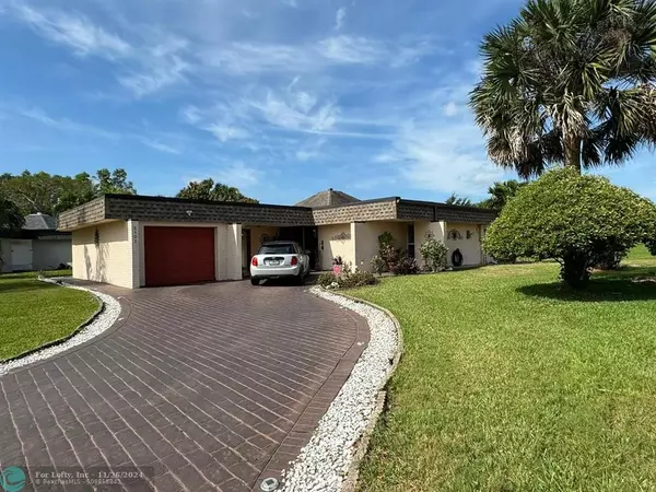 5107 Bayberry Ln, Tamarac, FL 33319