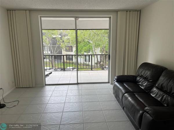 Lauderhill, FL 33319,3690 Inverrary Dr  #3K