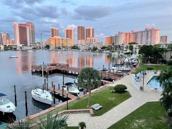 Hallandale Beach, FL 33009,400 Golden Isles Dr  #21