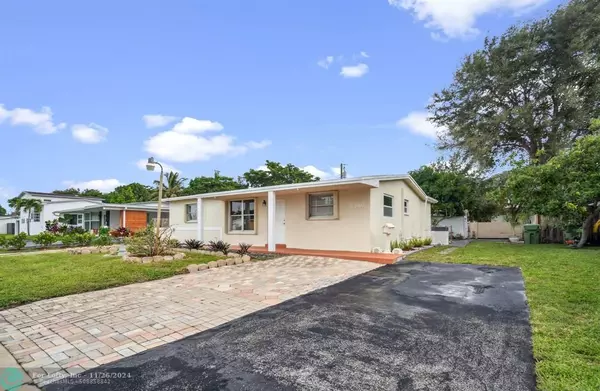 7340 NW 1st Ct, Pembroke Pines, FL 33024