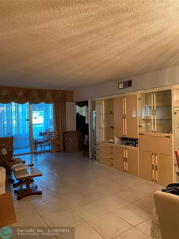 Pompano Beach, FL 33069,3000 S Course Dr  #103