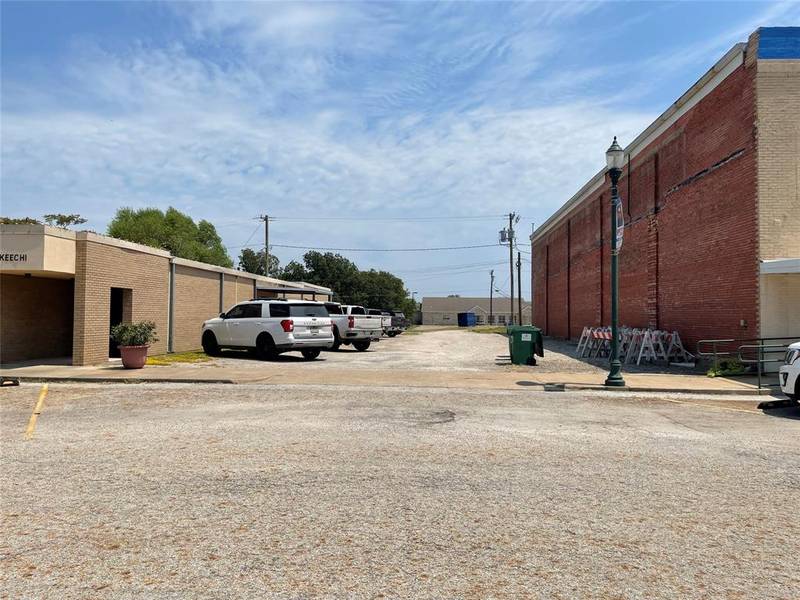 104 S Keechi Street, Fairfield, TX 75840