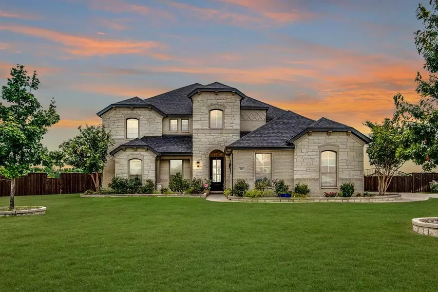 105 Sanders Drive, Waxahachie, TX 75165