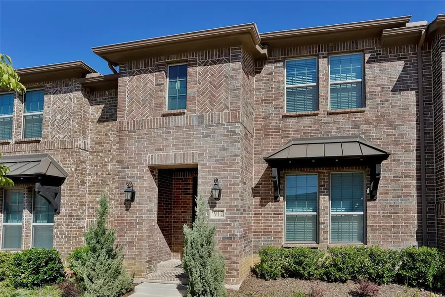 912 Estelle Drive, Euless, TX 76040