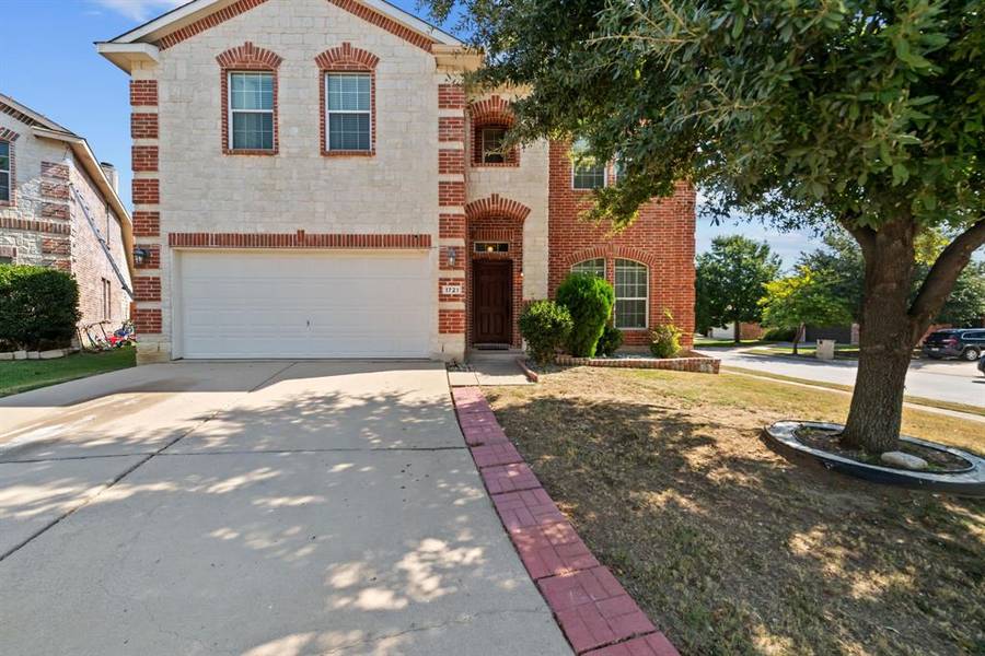 1721 Grassy View Drive, Fort Worth, TX 76177