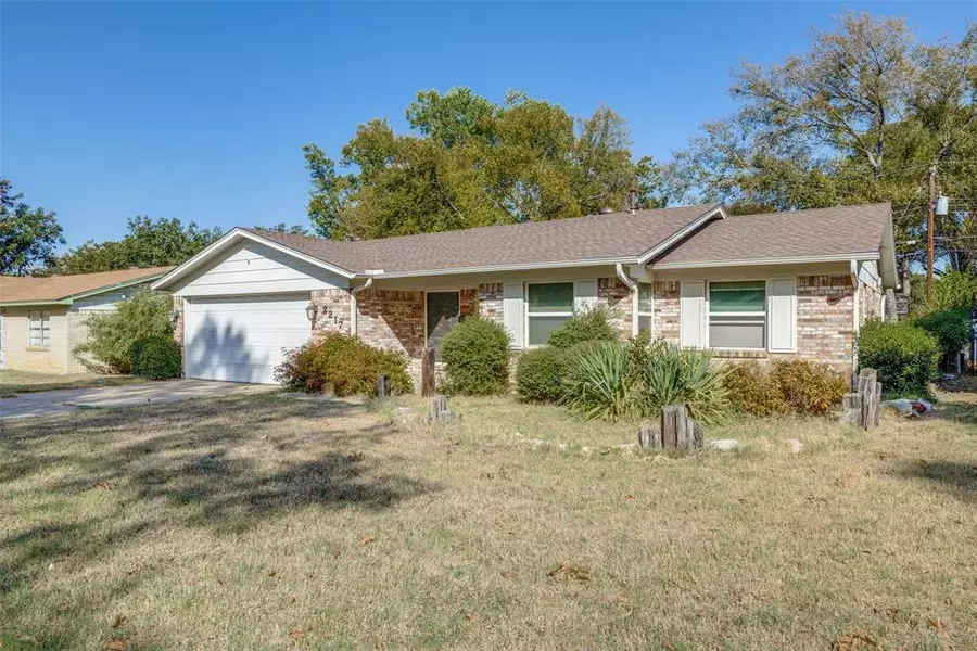 2217 Hackberry Drive, Arlington, TX 76013