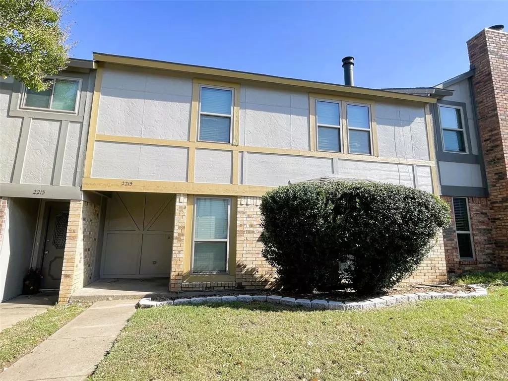 Dalworthington Gardens, TX 76013,2215 Madrid Court