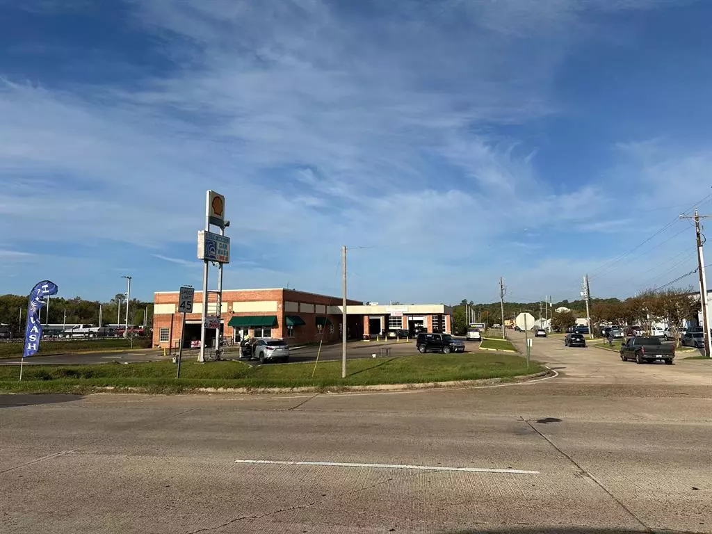 Shreveport, LA 71105,1112 E Bert Kouns Industrial Loop