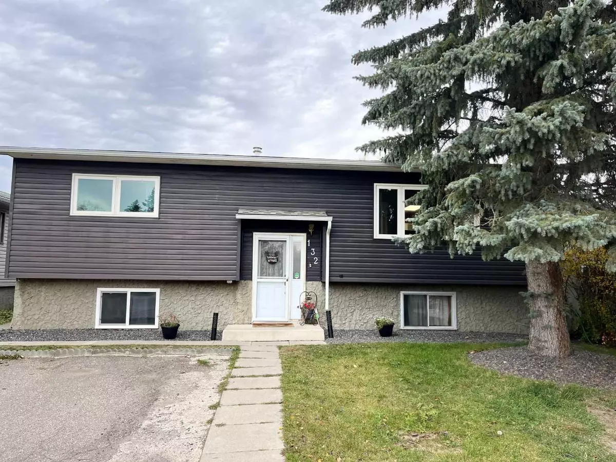 Airdrie, AB T4A 1R4,132 Big Hill CIR SE