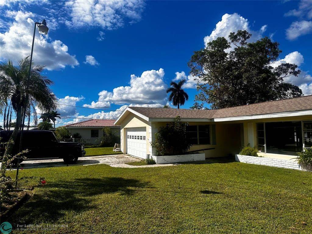 Fort Myers, FL 33905,13826 River Forest Dr.