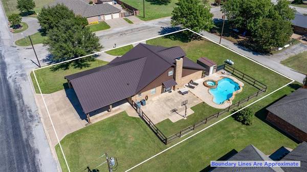 451 W SIXTH Street, Muenster, TX 76252