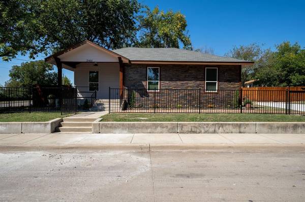 2401 Macie Avenue,  Fort Worth,  TX 76106