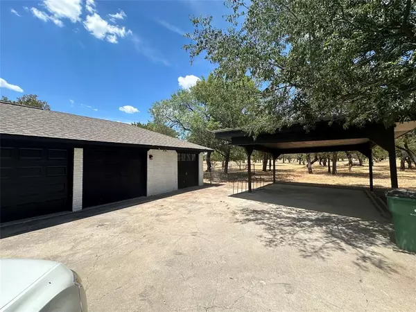 Runaway Bay, TX 76426,100 Bluebird Lane