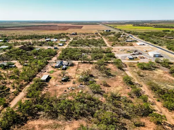 Sylvester, TX 79560,712 County Road 819