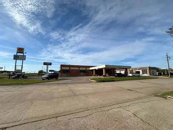 Shreveport, LA 71105,1112 E Bert Kouns Industrial Loop