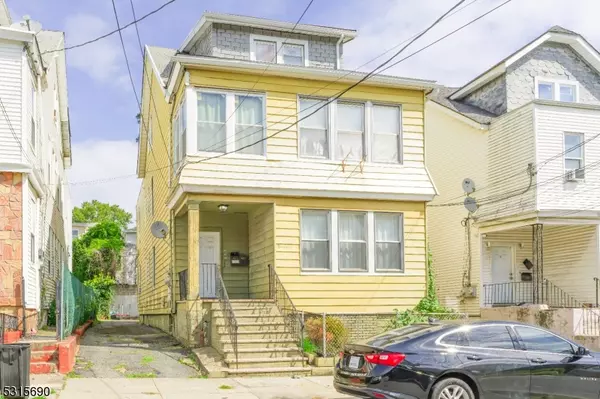 17 Harding Ter, Newark City, NJ 07112