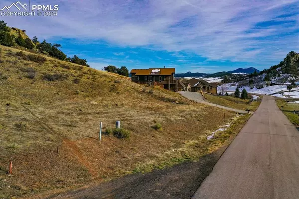 Larkspur, CO 80118,5741 Country Club DR