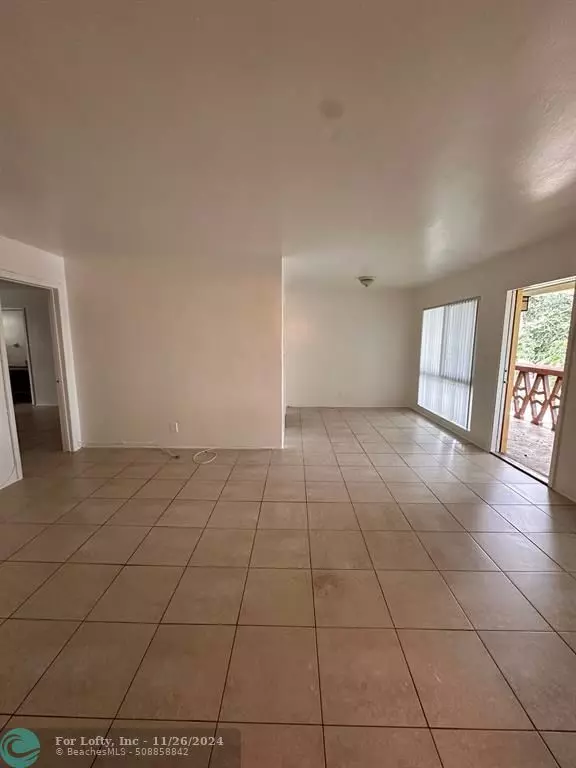 Plantation, FL 33317,4320 SW 6TH ST  #202