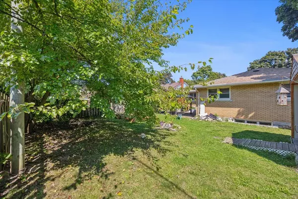 Kitchener, ON N2C 2A2,59 Maywood RD