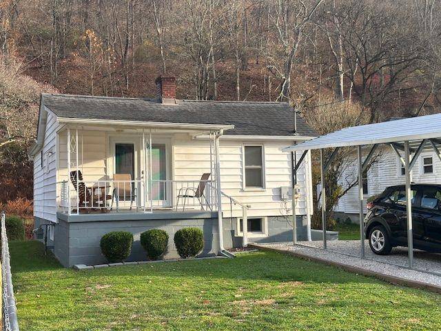 104 Midway Street, Triadelphia, WV 26059