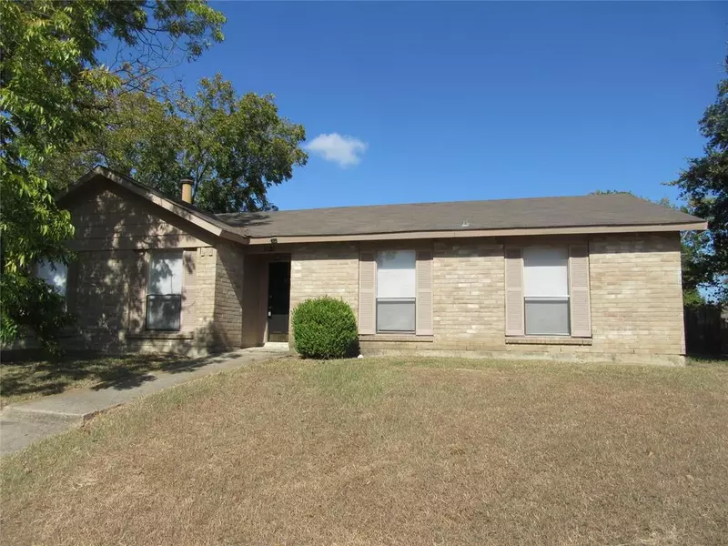 1121 Oakbluff Drive, Lancaster, TX 75146