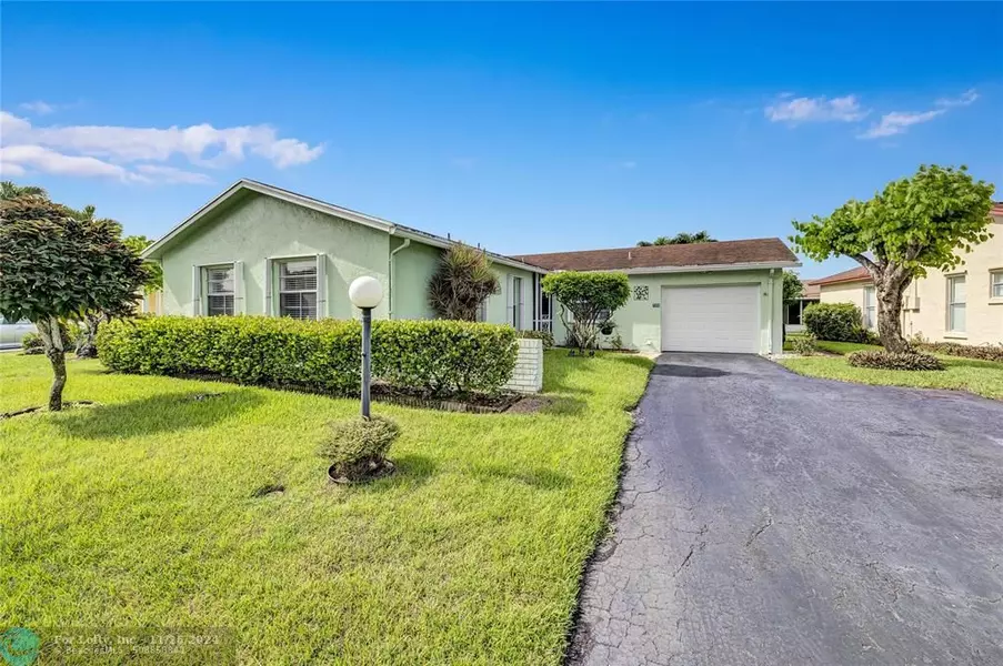 7359 N PINE PARK Drive, Lake Worth, FL 33467