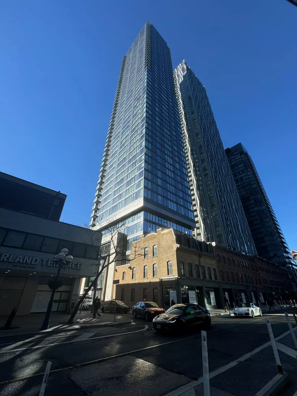 Toronto, ON M4W 0B6,8 Cumberland ST #4808