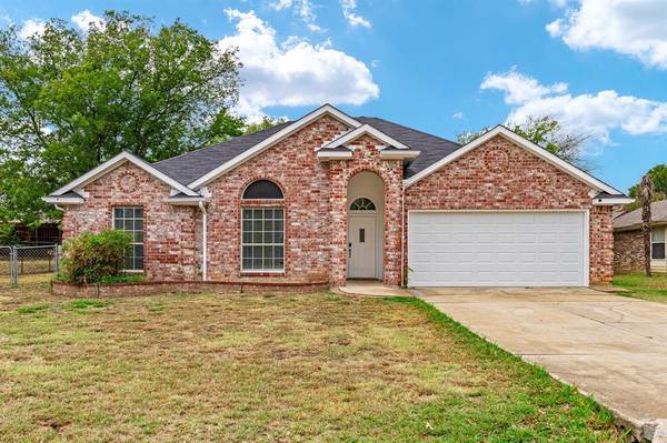 511 Ridgewood Street, Lake Dallas, TX 75065