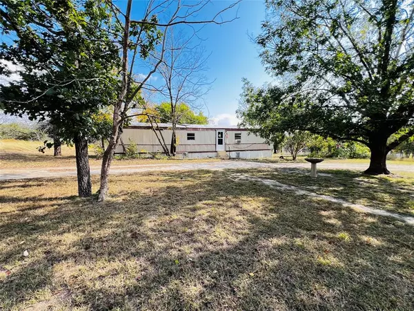 808 N Thompson Street, Hamilton, TX 76531