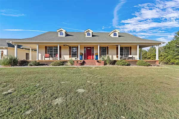 2450 Silk Tree Road, Gilmer, TX 75645