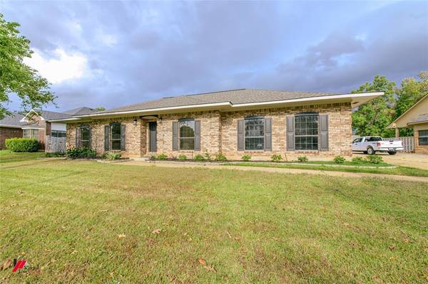 413 Maple Ridge Drive, Bossier City, LA 71111