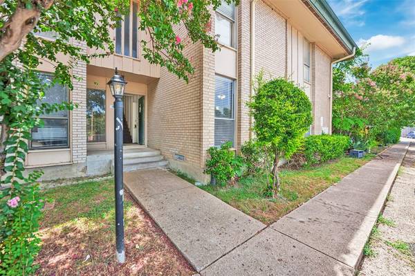 982 S Weatherred Drive #A, Richardson, TX 75080