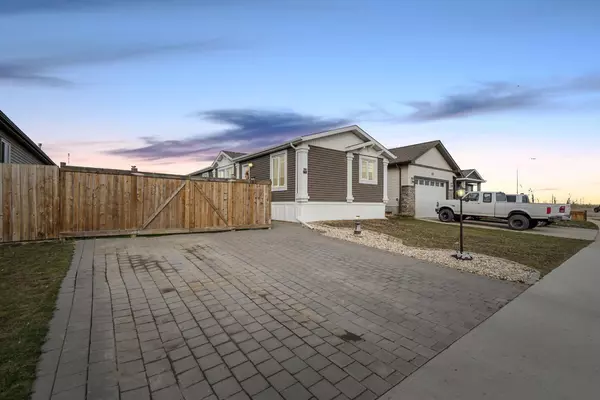 785 Beacon Hill DR,  Fort Mcmurray,  AB T9H 2P4