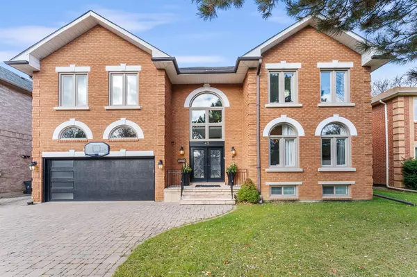 42 Grangemill CRES, Toronto C13, ON M3B 2J2