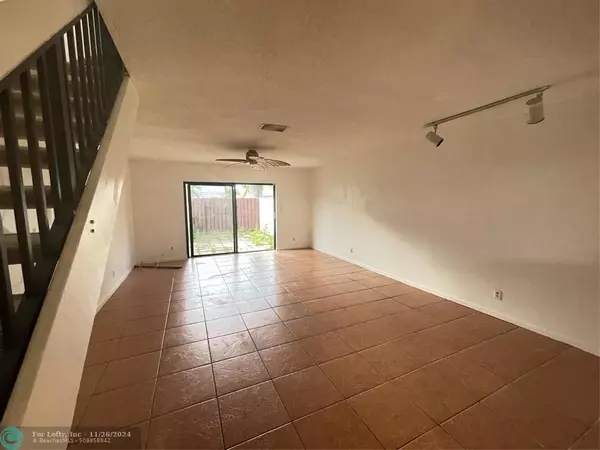 Oakland Park, FL 33309,2700 S Oakland Forest Dr  #403