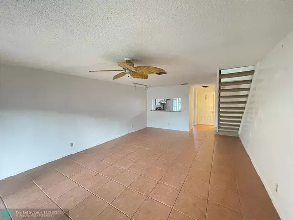 Oakland Park, FL 33309,2700 S Oakland Forest Dr  #403