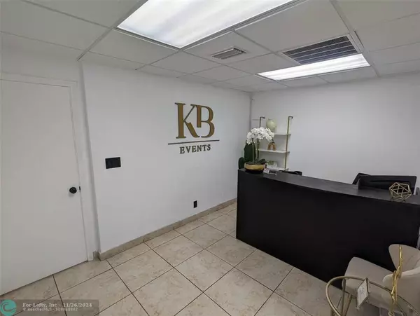 Fort Lauderdale, FL 33308,2800 E Commercial Blvd  #212