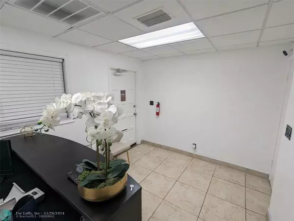 Fort Lauderdale, FL 33308,2800 E Commercial Blvd  #212