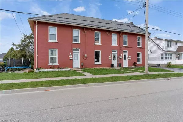 30 VICTORIA AVE, Gananoque, ON K7G 2R8