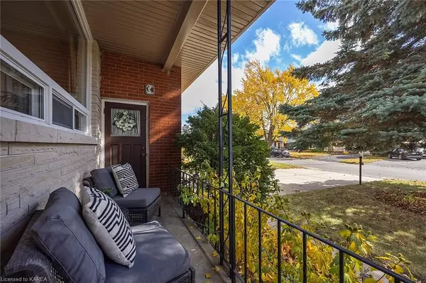 Kingston, ON K7M 2W3,26 MICHAEL GRASS CRES