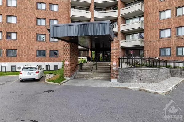 Crystal Bay - Rocky Point - Bayshore, ON K2B 6J6,3100 CARLING AVE #811