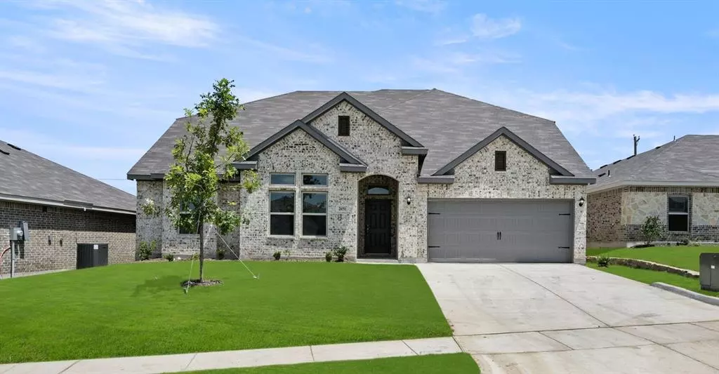 2651 Streamside Drive, Burleson, TX 76028