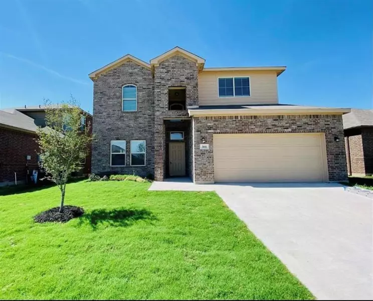 301 Emerald Creek Drive, Fort Worth, TX 76131